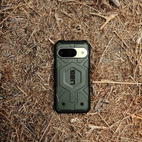 UAG Pathfinder Back Cover Magnet Google Pixel 9 - Schwarz