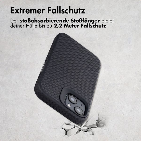 Accezz Tough Back Cover mit MagSafe Apple iPhone 13 - Schwarz