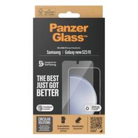 PanzerGlass Ultra-Wide Fit Antibakterieller Displayschutz mit Applikator Samsung Galaxy S24 FE