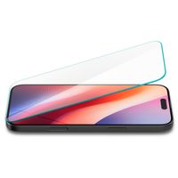 Spigen GLAStR Slim Displayschutzfolie Apple iPhone 16 / 15