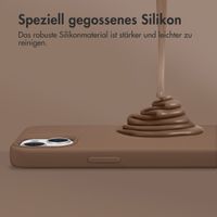 Accezz Liquid Silikoncase mit MagSafe Apple iPhone 13 Pro - Hellbraun