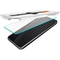 Spigen GLAStR Fit Displayschutzfolie 2er-Pack + Applicator Samsung Galaxy S23