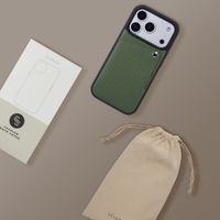 Selencia Riva Back Cover mit Kartenfach Apple iPhone 17 Pro Max - Sage Green