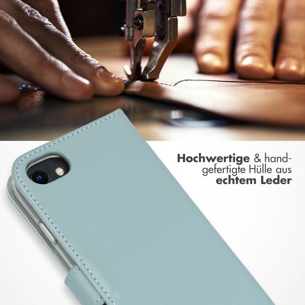 Selencia Echtleder Klapphülle Apple iPhone SE (2022 / 2020) / 8 / 7 / 6(s) - Air Blue
