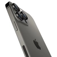 Spigen Optik Pro EZ Fit Lens Protector 2er-Pack Apple iPhone 16 Pro (Max) / 15 Pro (Max) / 14 Pro (Max) - Schwarz