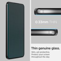 Spigen GLAStR Fit Displayschutzfolie 2er-Pack + Applicator Samsung Galaxy S22