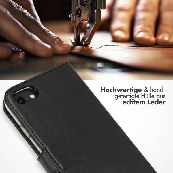 Selencia Echtleder Klapphülle Apple iPhone SE (2022 / 2020) / 8 / 7 / 6(s) - Schwarz