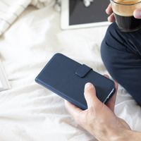 Selencia Echtleder Klapphülle Samsung Galaxy S21 - Blau
