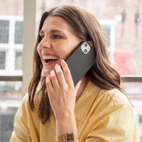 Accezz Liquid Silikoncase Samsung Galaxy A37 (5G) - Schwarz