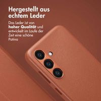 Accezz 2-in-1 Klapphülle aus Leder mit MagSafe Samsung Galaxy S24 - Sienna Brown