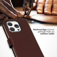 Selencia Echtleder Klapphülle Apple iPhone 15 Pro - Braun