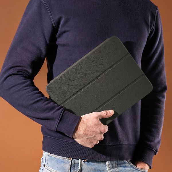 Accezz Leder Trifold Klaphülle Apple iPad 11 (2025) 11 Zoll A16 / iPad 10 (2022) 10.9 Zoll - Schwarz