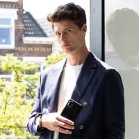 Selencia Echtleder Klapphülle Samsung Galaxy A8 (2018) - Schwarz