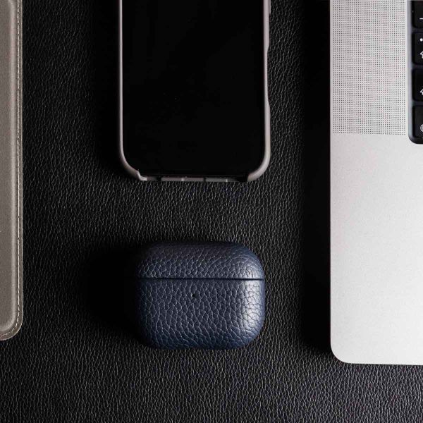 Accezz Echtleder Case  Apple AirPods 1 / 2 - Dunkelblau
