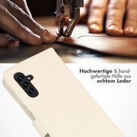 Selencia Echtleder Klapphülle Samsung Galaxy A13 (5G) / A04s - Greige