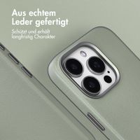 Accezz MagSafe Leather Backcover Apple iPhone 15 Pro - Light Grey