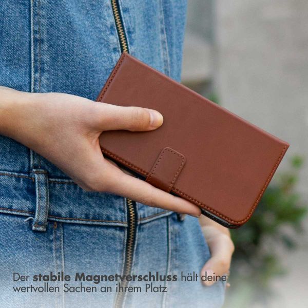 Selencia Echtleder Klapphülle Apple iPhone 13 - Hellbraun